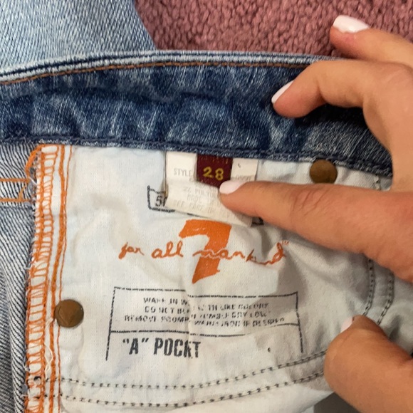 7 For All Mankind Cropped jean  - size 28 - Picture 5 of 7